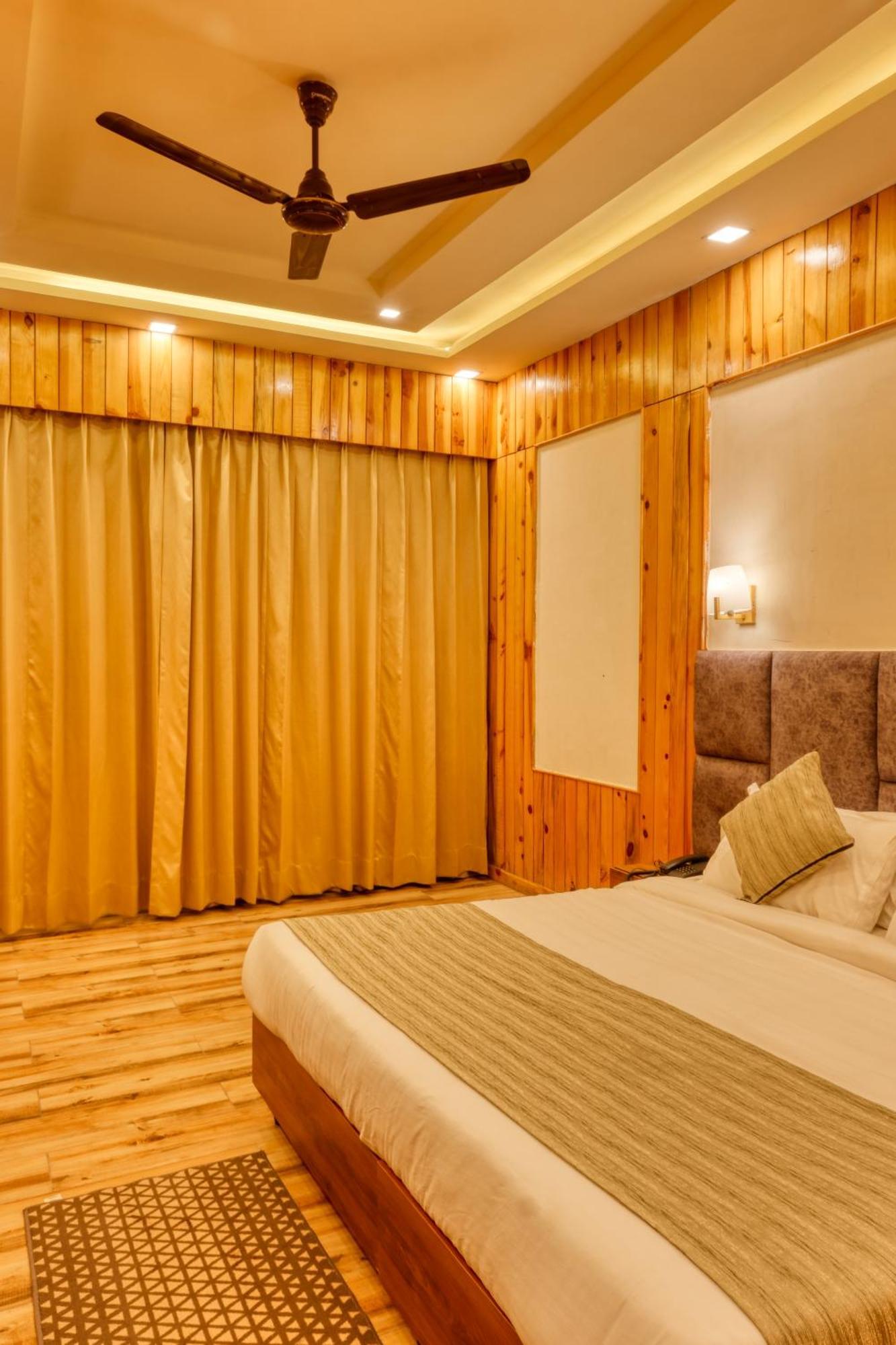 Qcent Woods Resort & Spa, Рішикеш Екстер'єр фото